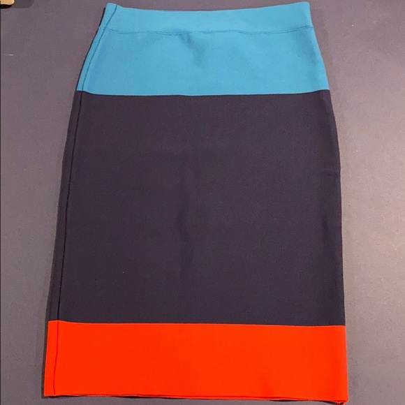 Bcbbgmaxazria Bandage Skirt colorblock mid length - Picture 5 of 7